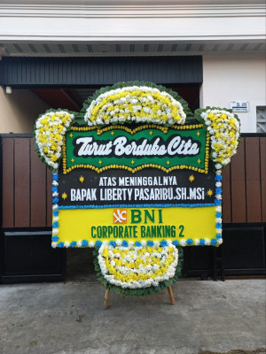 Papan Bunga Duka di Cikole