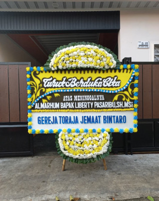 Papan Bunga Duka di Cikole
